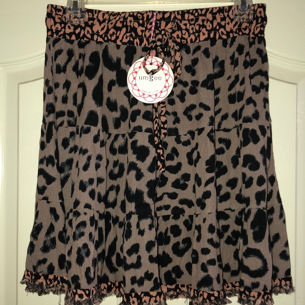 BNWT Cheetah Elastic Waistband Skirt